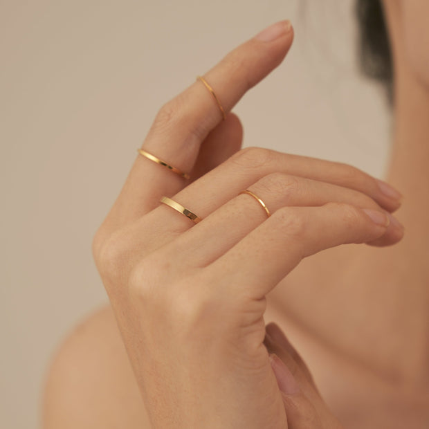 18K Gold Thin Band Ring