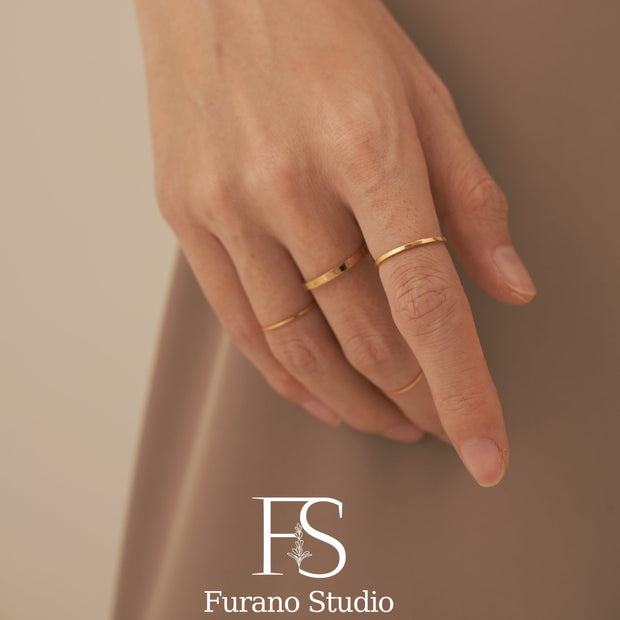 18K Gold Thin Band Ring