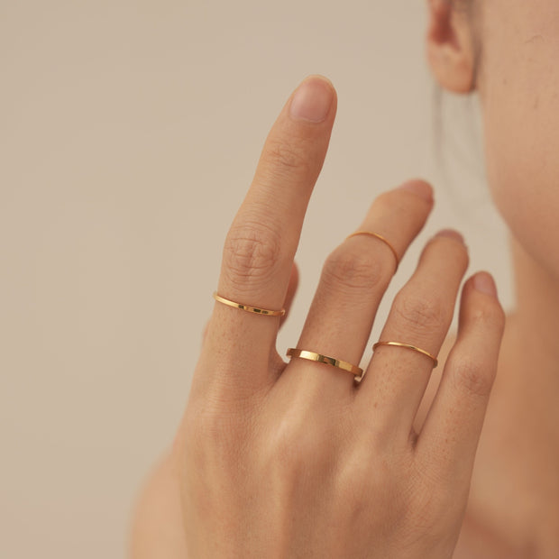 18K Gold Thin Band Ring