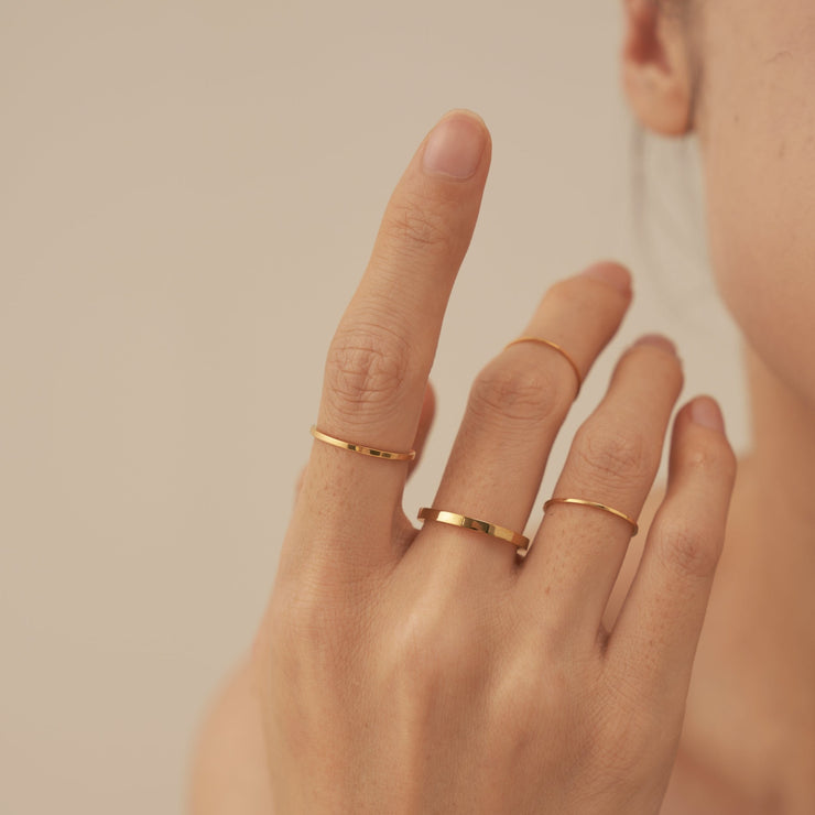 18K Gold Thin Band Ring