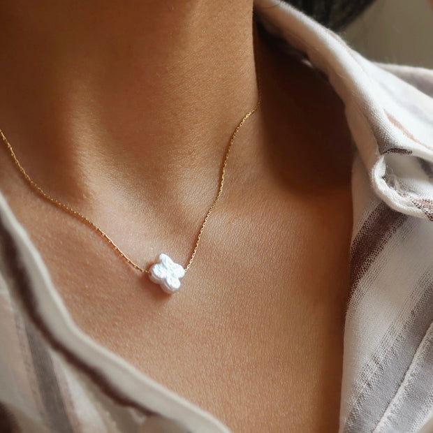 18K Gold Pearl Pendant Necklace