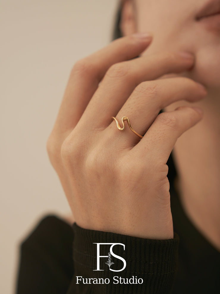 Non Tarnish Mobius Signet Ring, Gold Plated Ring, 18K Gold Plated Signet ring, Statement ring, Water-resistant, Tarnish-resistant ring