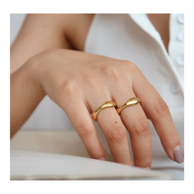 18K Gold Wave Ring