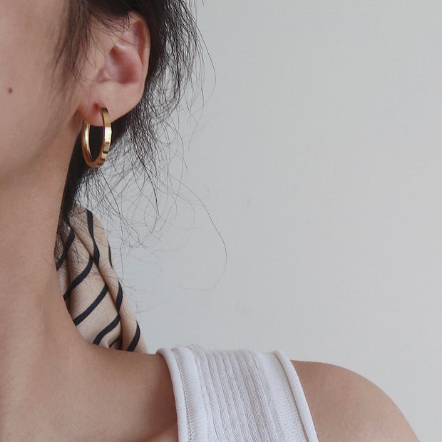 18K Gold Classic Hoops