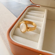 18K Gold Oval Pearl Ring