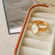 18K Gold Oval Pearl Ring