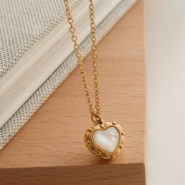 18K Gold Pearl Heart Necklace