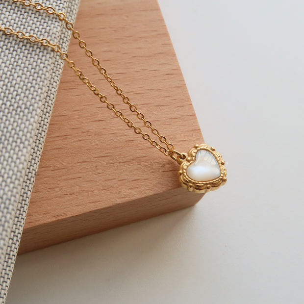 18K Gold Pearl Heart Necklace