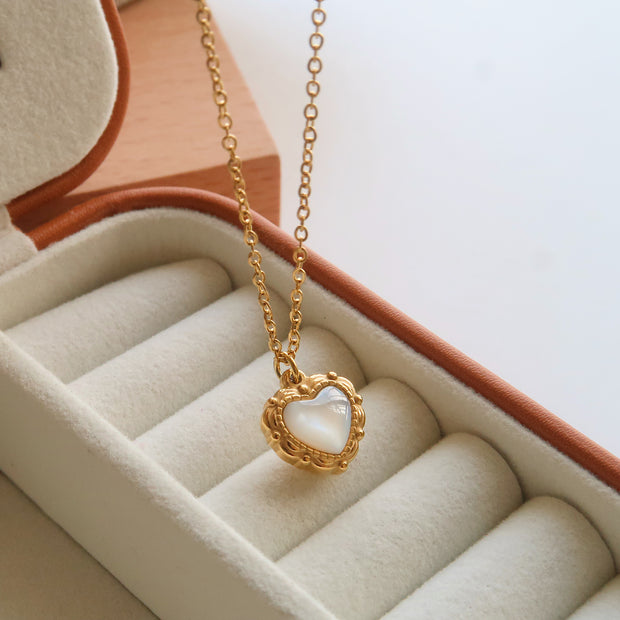 18K Gold Pearl Heart Necklace