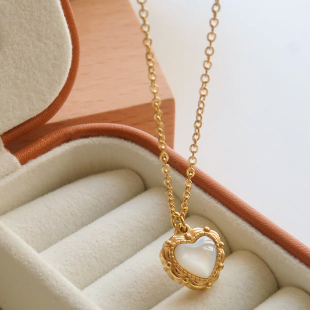 18K Gold Pearl Heart Necklace