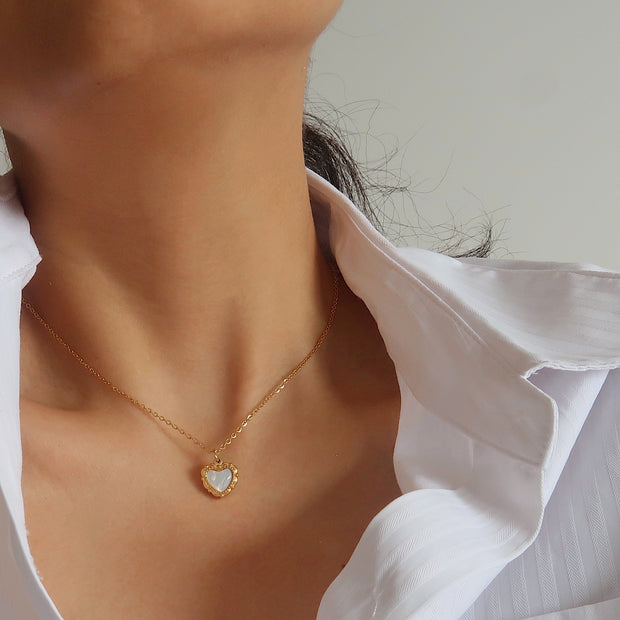 18K Gold Pearl Heart Necklace