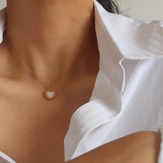 18K Gold Pearl Heart Necklace