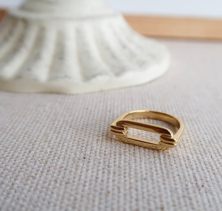 18K Gold Open Clip Ring