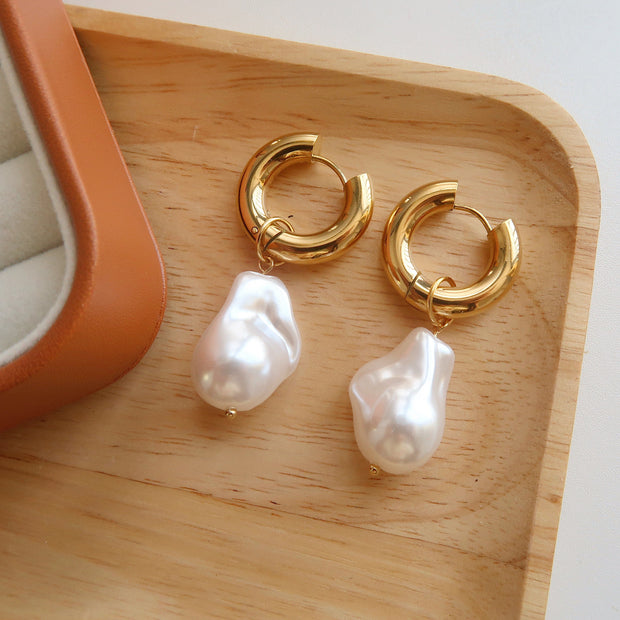 18K Gold Pearl Earrings