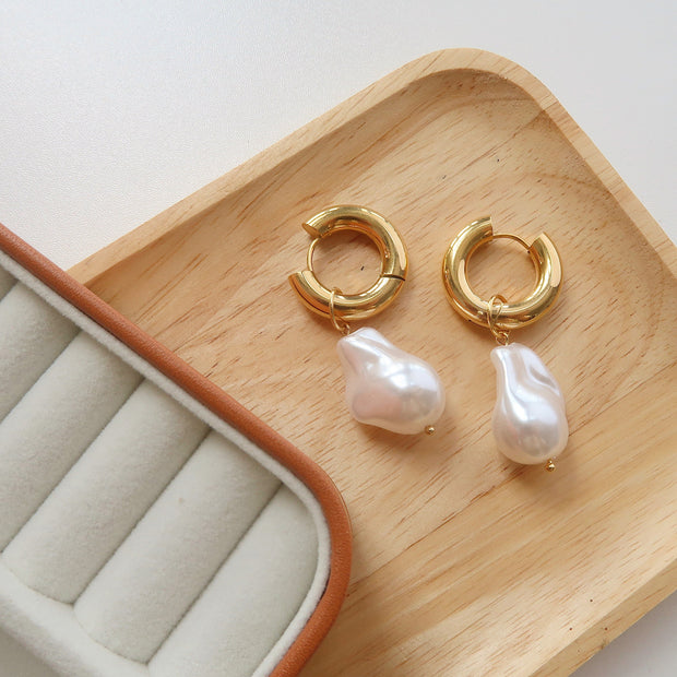 18K Gold Pearl Earrings