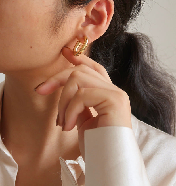 18K Gold U-shaped Earrings