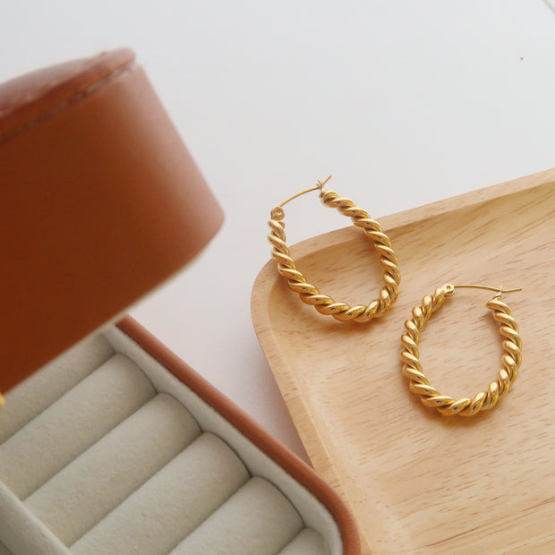 18K Gold Twisted Oval Earrings