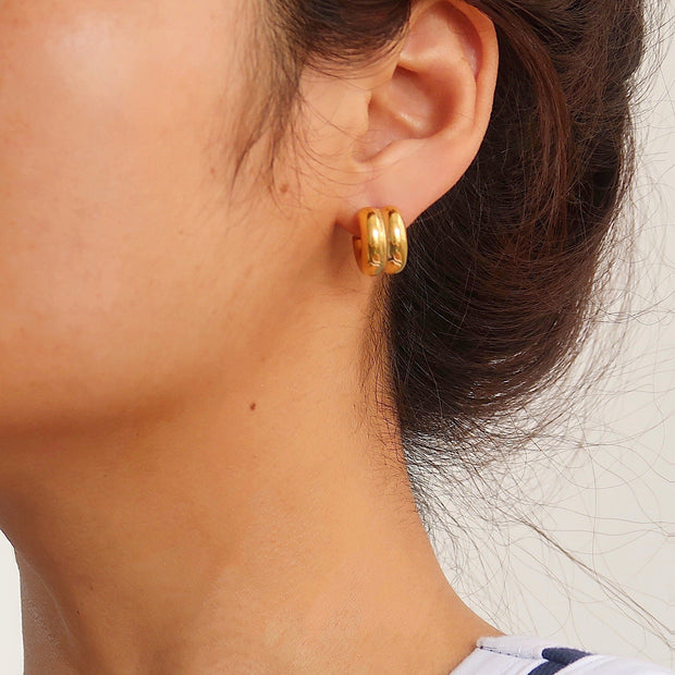 18K Gold Light Weight Stud Earrings