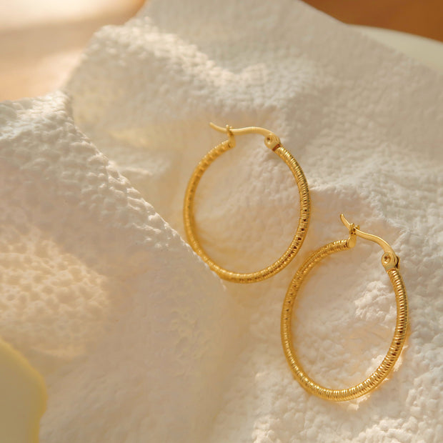 18k Gold Hinged Earring