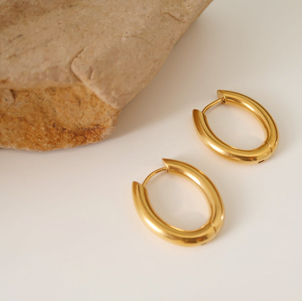 18K Gold Oval Hoop Earrings