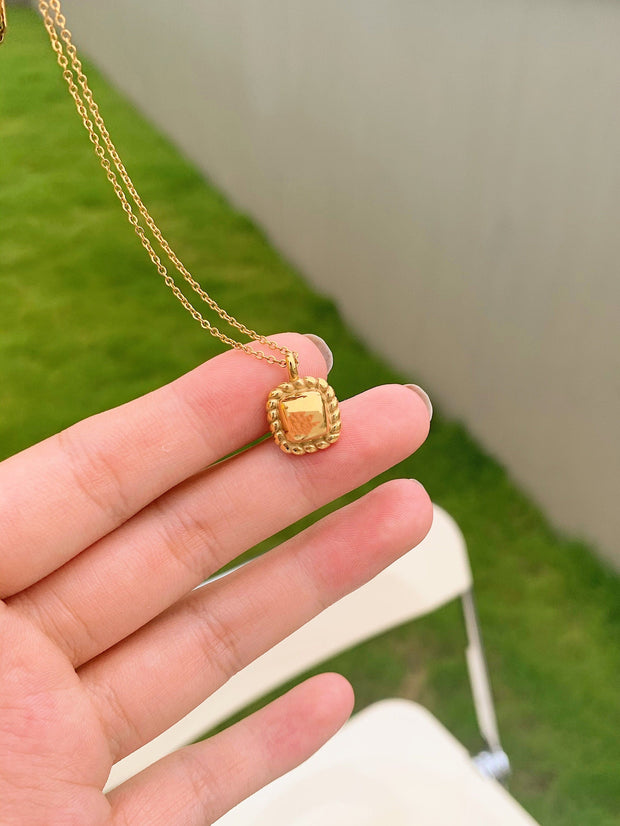 18K Gold Small Square Necklace