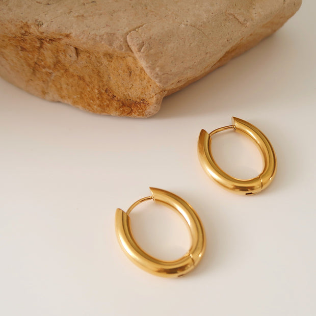 18K Gold Oval Hoop Earrings