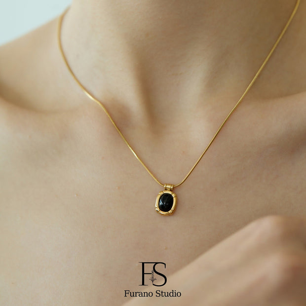 18K Gold Black Onyx Pendant Necklace