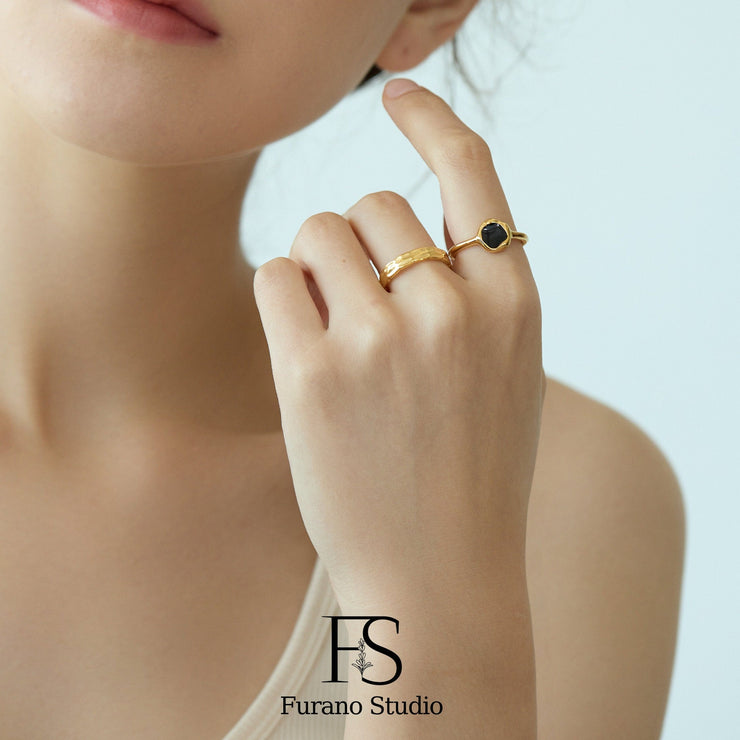 18K Gold Thin Band Black Signet Ring