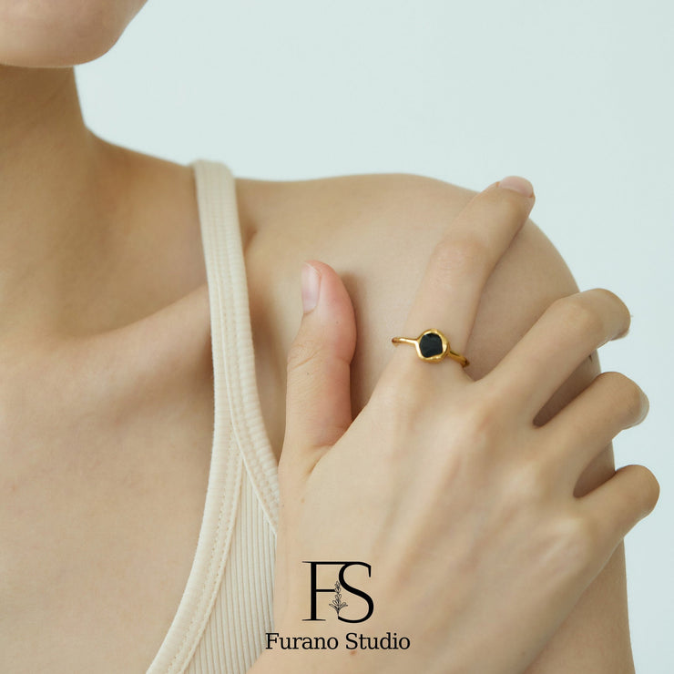 18K Gold Thin Band Black Signet Ring