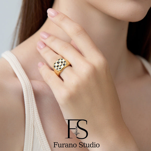 18K Gold Black and White Checkerboard Ring